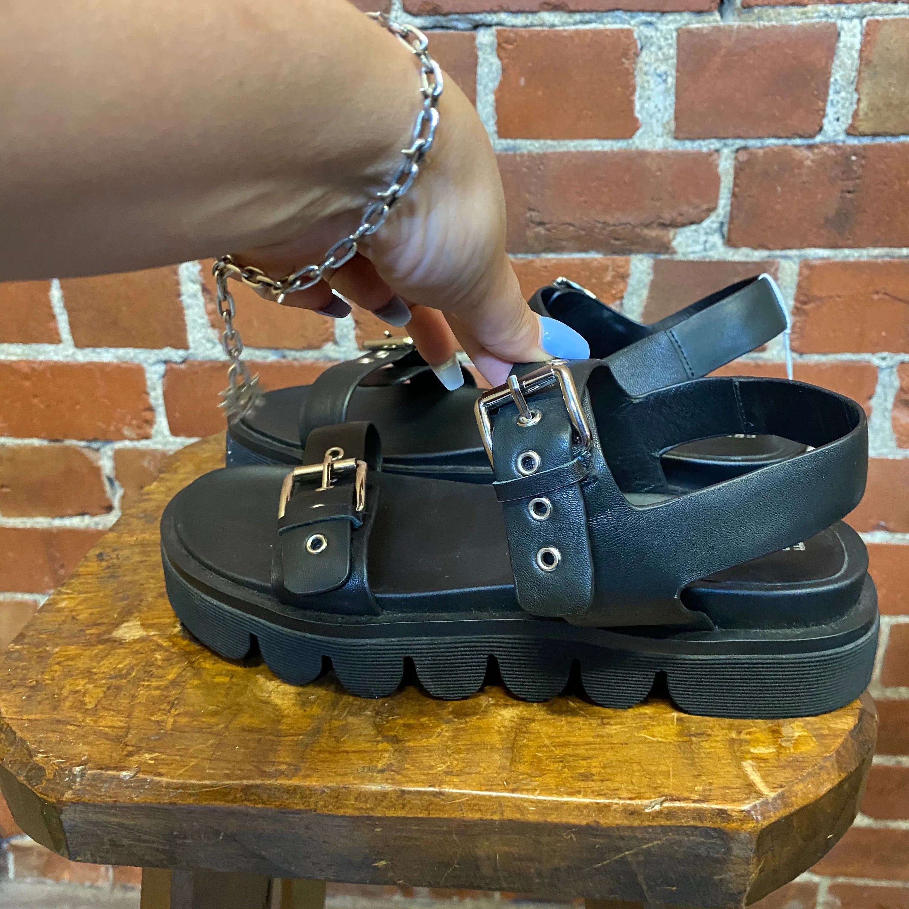 EARNET WYDLER chunky leather sandals 40