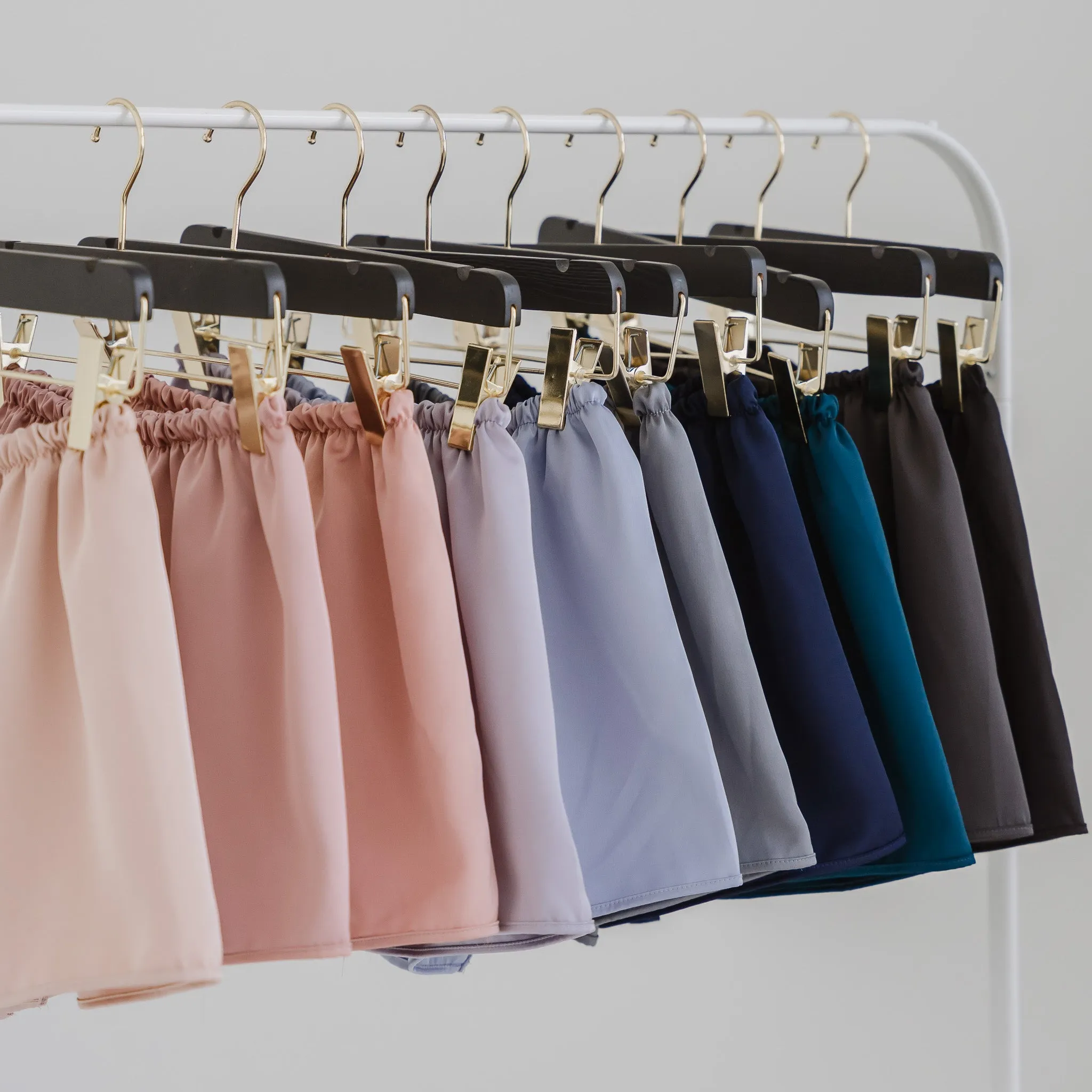 Luxurious Cooling Crease-less Satin Shorts in Lush Meadow