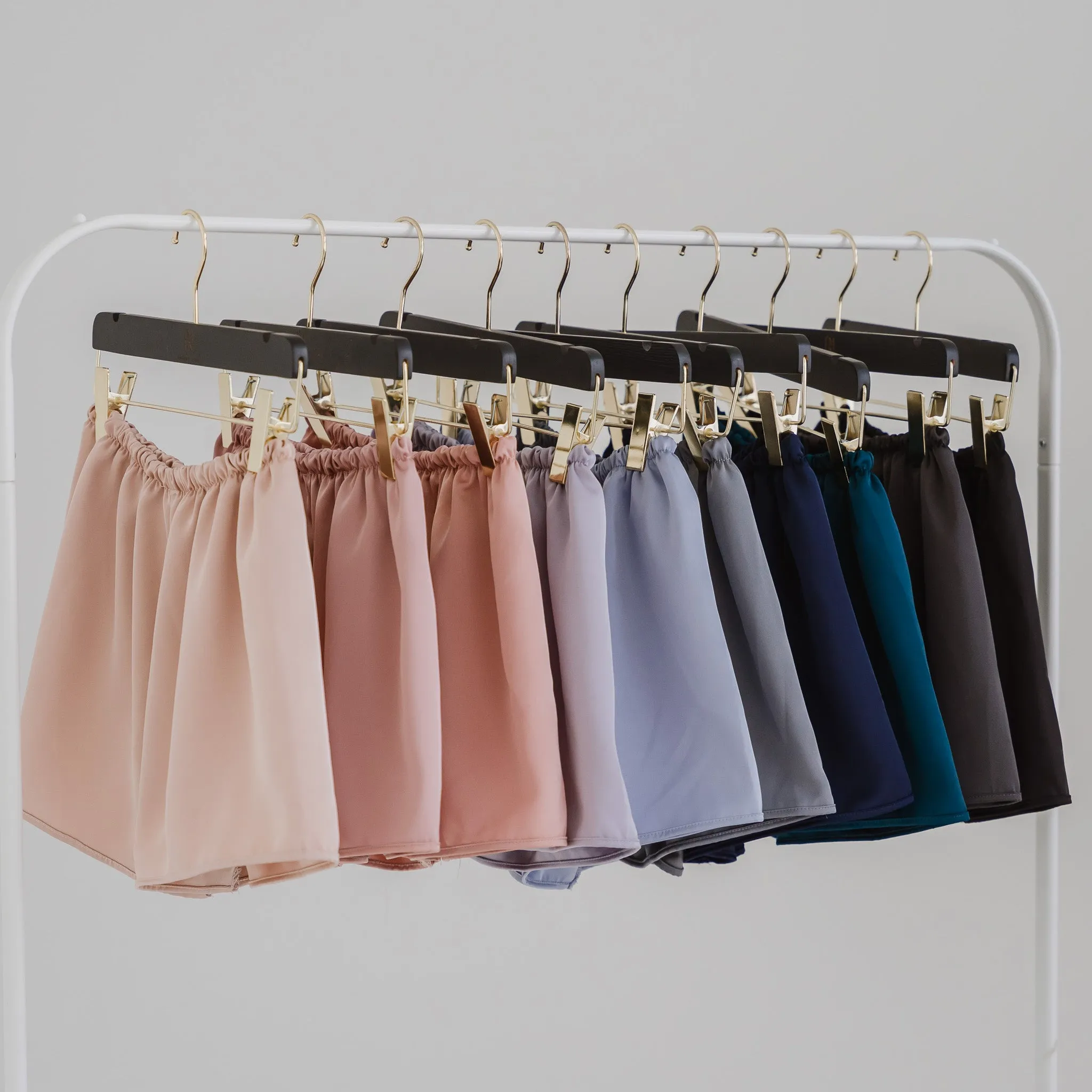Luxurious Cooling Crease-less Satin Shorts in Lush Meadow