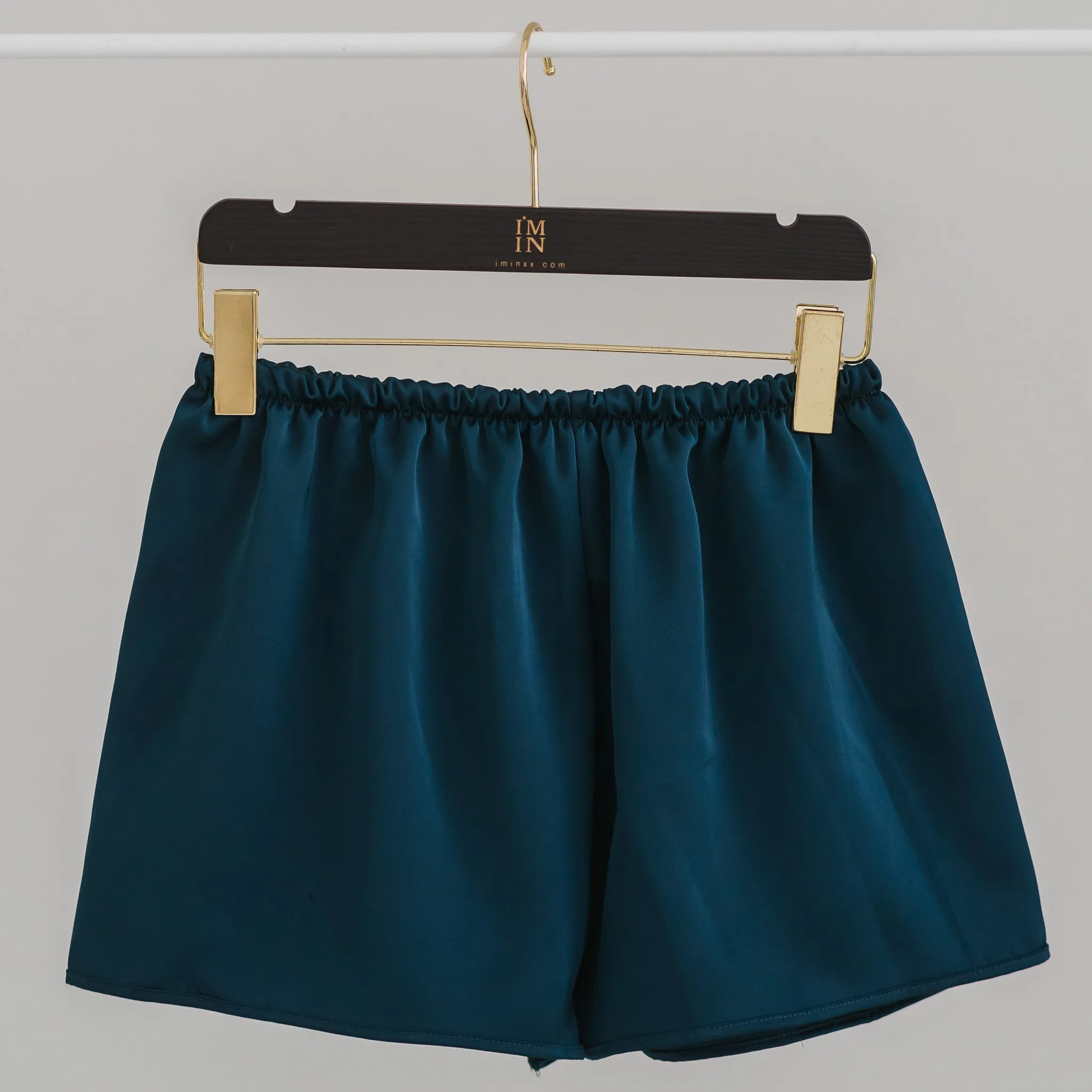Luxurious Cooling Crease-less Satin Shorts in Lush Meadow