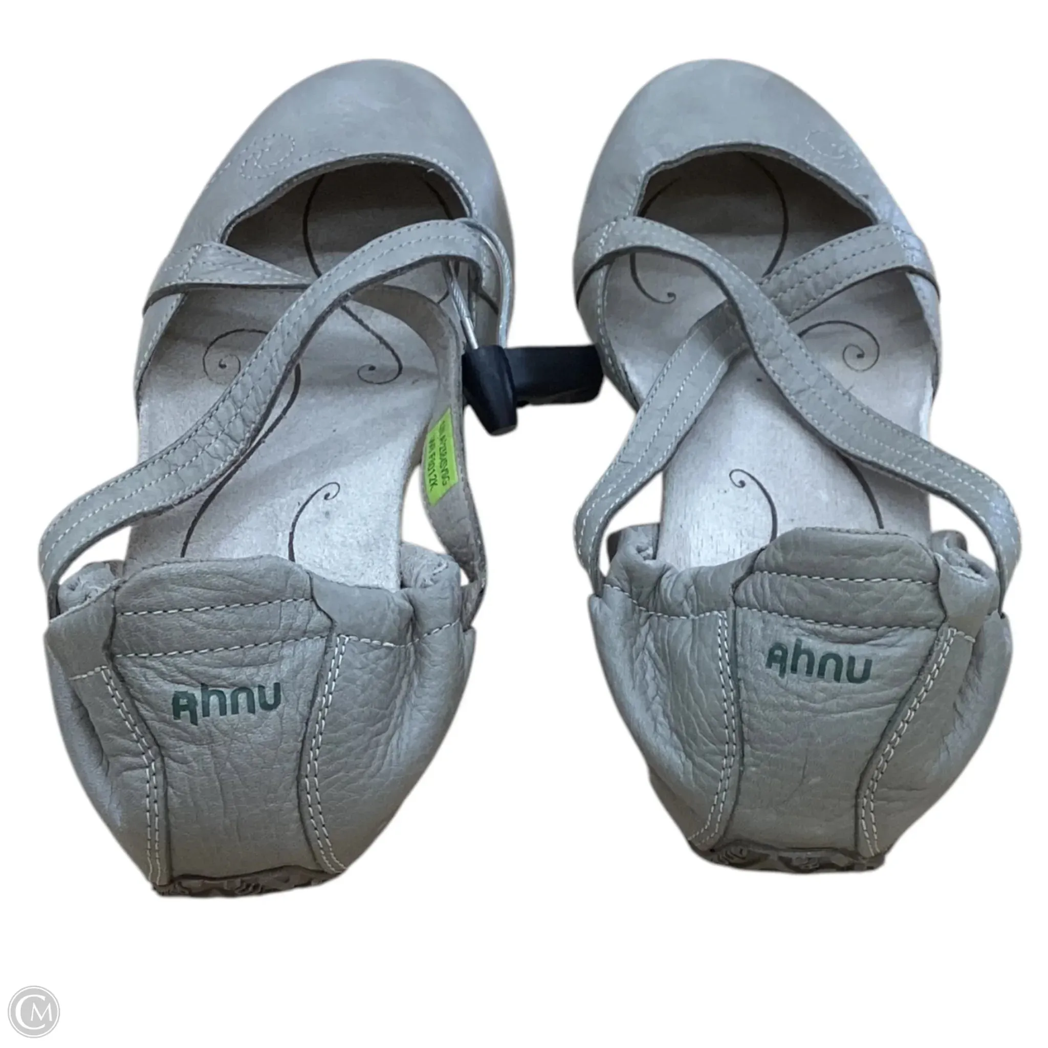 Shoes Flats By Clothes Mentor In Grey, Size: 8